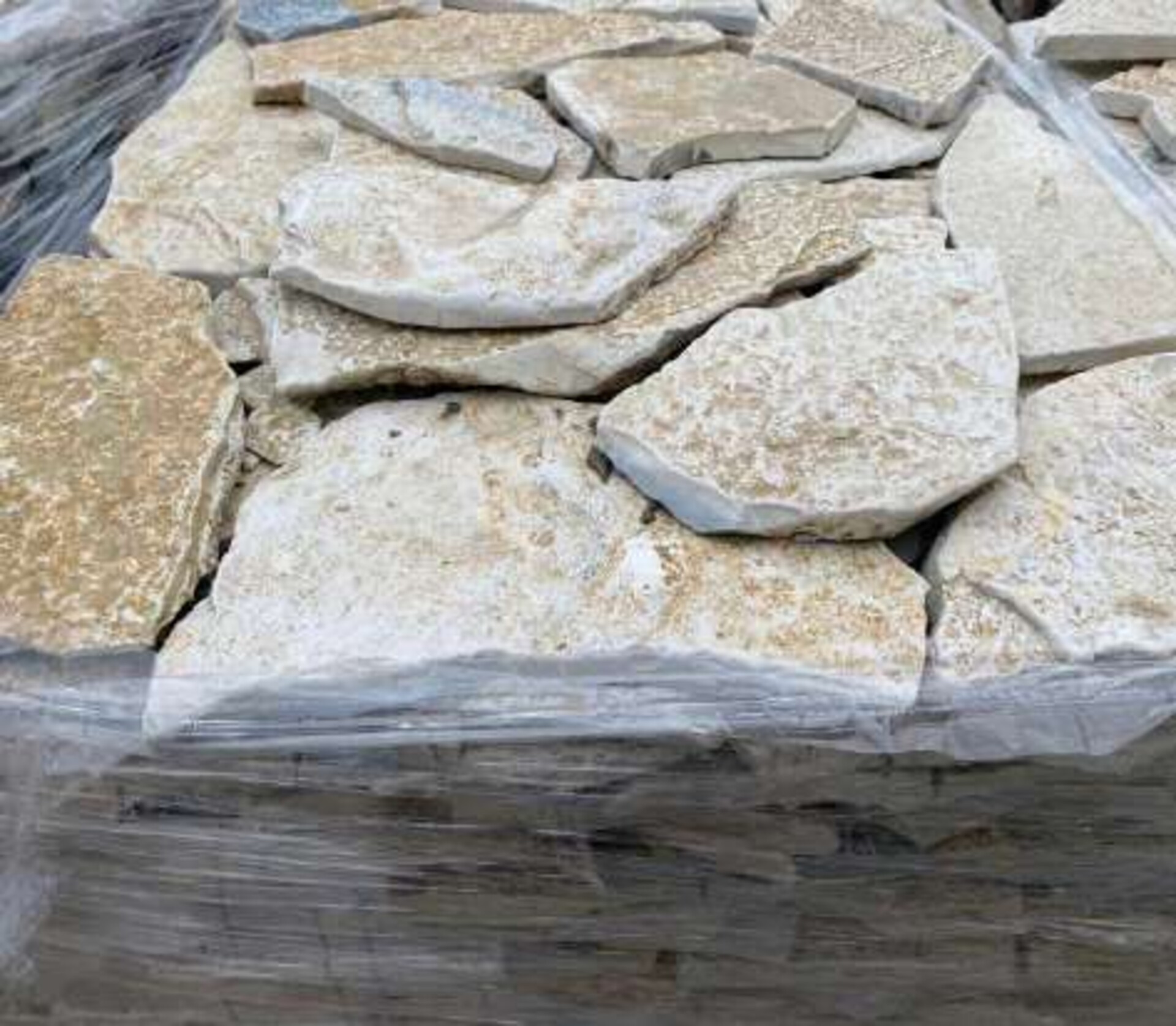 Pietra Albanese Incerta Retrosegata Gialla spessore cm 2/3 Gjini Argjendi - Endi Pietra di Trani ART.115