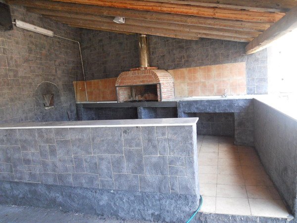 Rivestimenti muri case in pietra lavica ADRANO CALCESTRUZZI s.r.l.