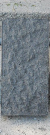 Basole in calcestruzzo con effetto pietra lavica ADRANO CALCESTRUZZI s.r.l.