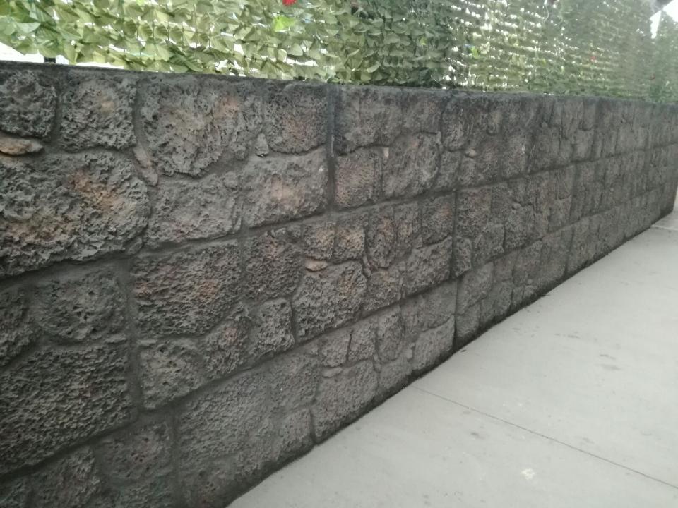 Blocchi in calcestruzzo effetto pietra lavica, Pesanblocklavestone ADRANO CALCESTRUZZI s.r.l.