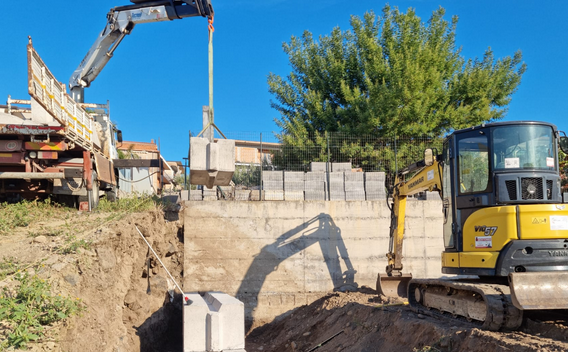 MURI DI CONTENIMENTO A SECCO ADRANO CALCESTRUZZI S.R.L. BLOCCHI PER MURI DI CONTENIMENTO A SECCO
