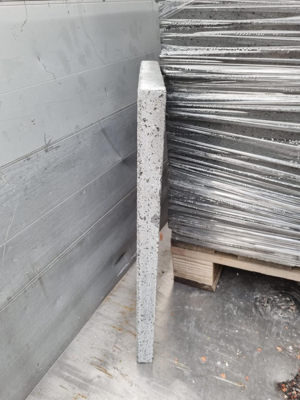 Pavimento in pietra Lavica pallinato 25x50x3cm Crosta Lavica