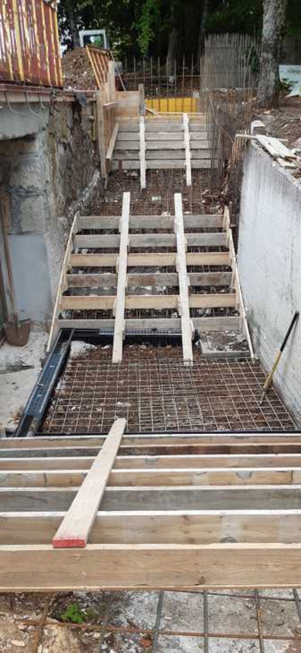 REALIZZAZIONE DI SCALE IN CEMENTO ARMATO ADRANO CALCESTRUZZI SU RICHIESTA