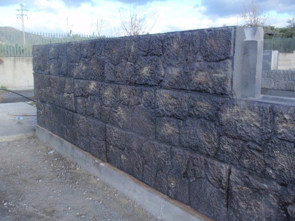 Blocchi in calcestruzzo effetto pietra lavica, Pesanblocklavestone ADRANO CALCESTRUZZI s.r.l.