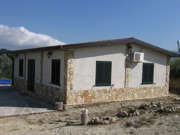 Case prefabbricate in calcestruzzo ADRANO CALCESTRUZZI SRL