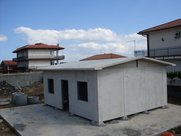 Case prefabbricate in calcestruzzo ADRANO CALCESTRUZZI SRL