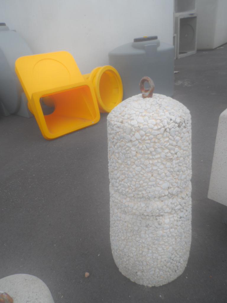 Dissuasori di sosta ADRANO CALCESTRUZZI SRL