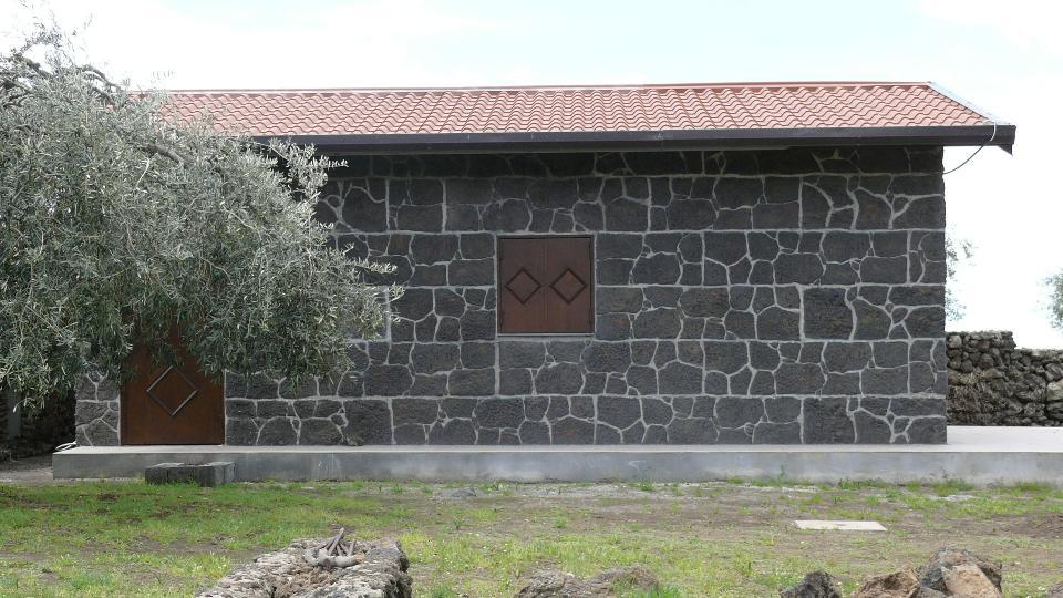 Pesanblocklavestonehome(Casa Prefabbricata in Pietra Lavica) ADRANO CALCESTRUZZI s.r.l. PIETRA LAVICA