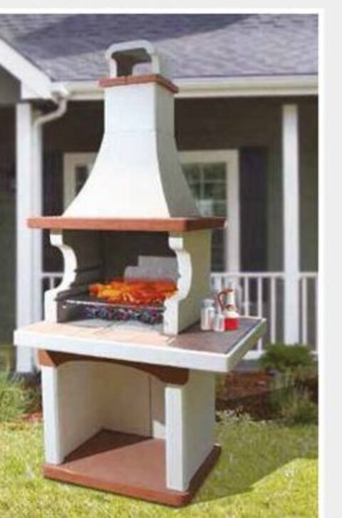 Cirella Calabriafire barbecue con griglia in acciaio e piano di lavoro in klinker