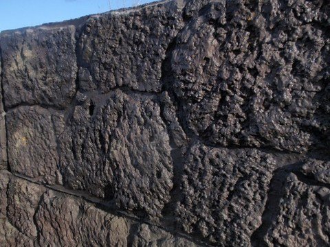 Pannelli prefabbricati in pietra lavica  ADRANO CALCESTRUZZI s.r.l.