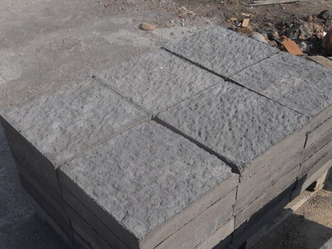 Basole tipo pietra lavica  ADRANO CALCESTRUZZI s.r.l.