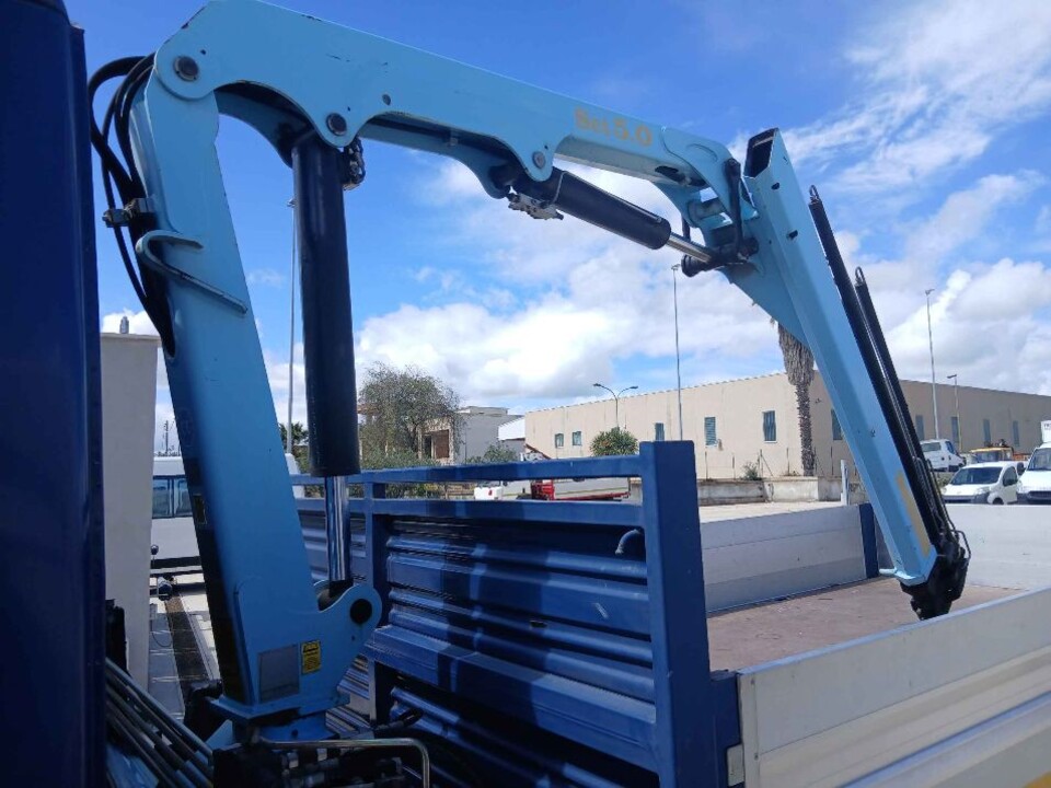 Iveco Eurocargo CASSONE FISSO CON GRU Diesel