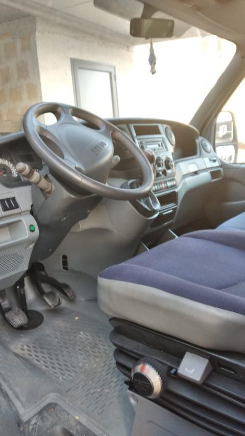 Iveco Daily furgone a pedana Diesel