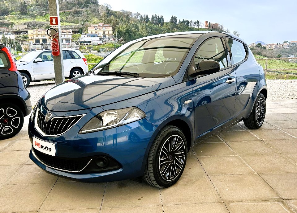 Lancia Ypsilon 1.0 FireFly 70cv s&s Hybrid Silver Plus Benzina