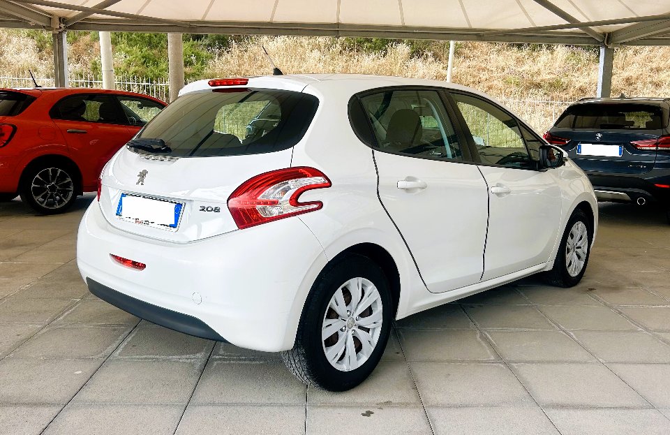 Peugeot 208 1.4 Hdi Active 5P. Diesel