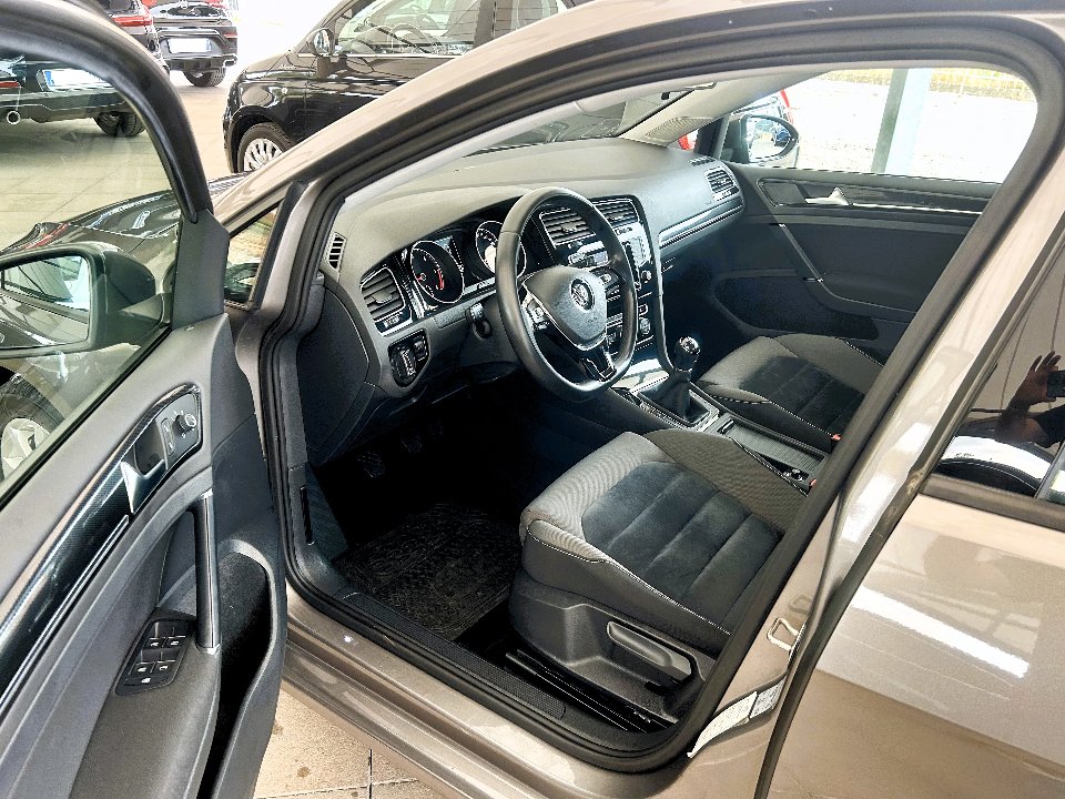 Volkswagen Golf 1.6 Tdi 105cv HighLine 5P.               *VENDUTO* Diesel
