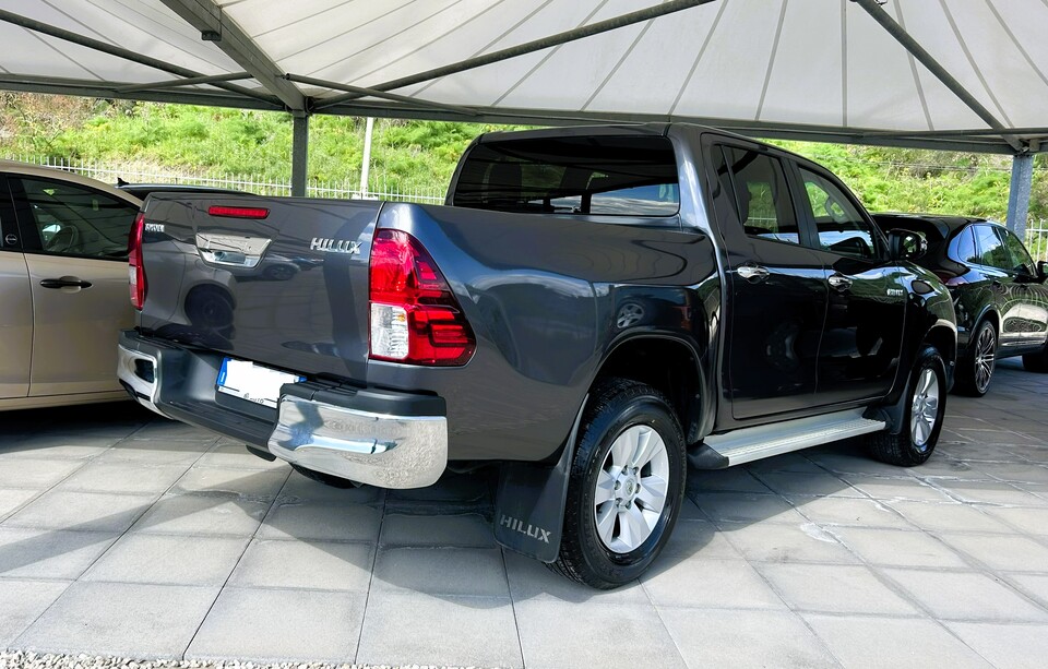 Toyota Hilux 2.4 D-4D 4WD 4 porte Double Cab Lounge   *VENDUTO* Diesel