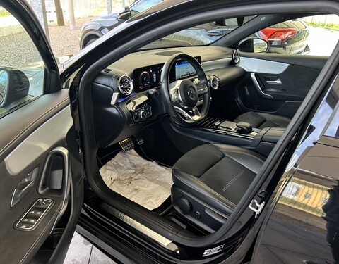 Mercedes-Benz A 180 d Premium AMG Night Edition Automatico Diesel