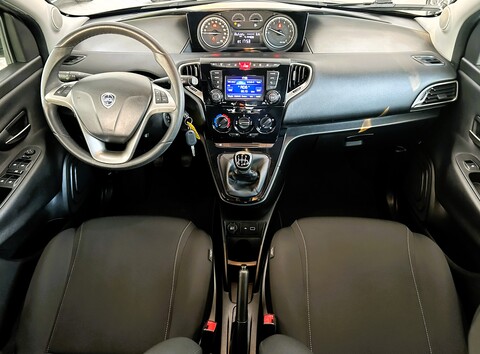 Lancia Ypsilon 1.0 Hybrid Ecochic Benzina / Diesel