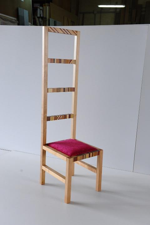 Sedia con schienale alto in legno di ciliegio Invenzione d'Arredamento Con seduta Fuxia